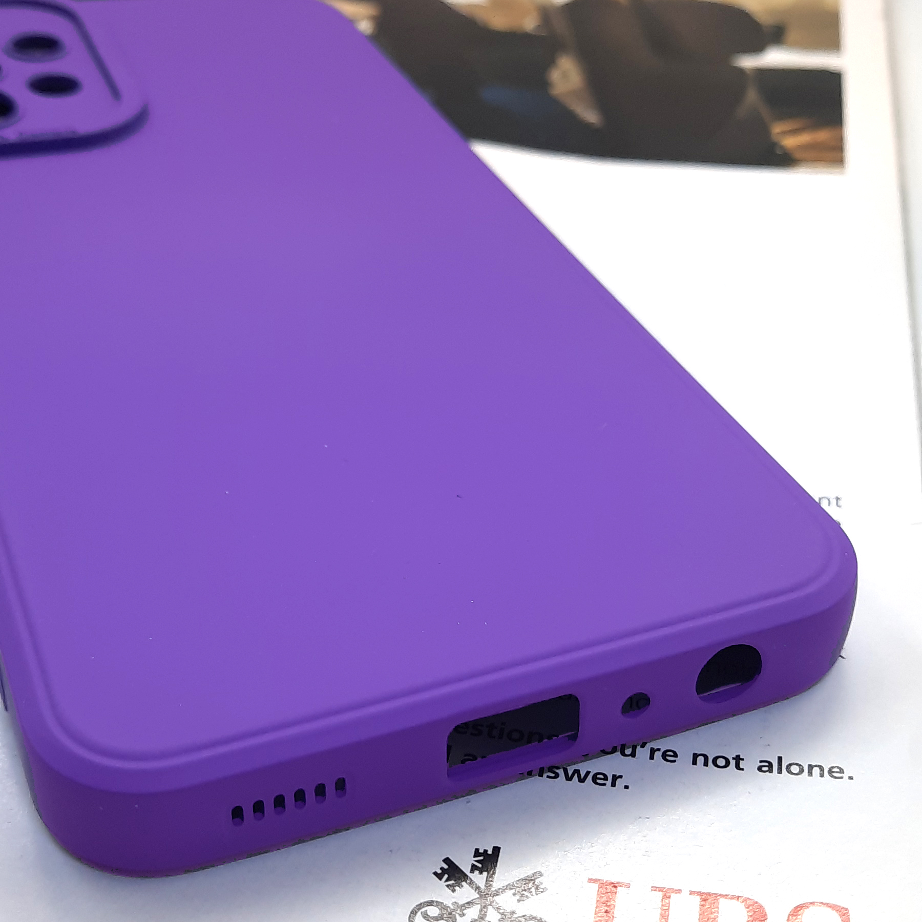 کاور لاین کینگ مدل BANAFSHSL23 مناسب برای گوشی موبایل  اپل IPhone 12 pro Max به همراه پایه نگهدارنده